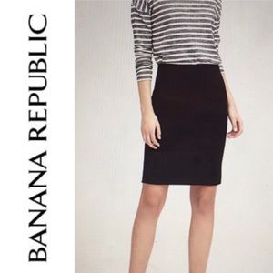 Banana Republic Skirt Size 4 Black